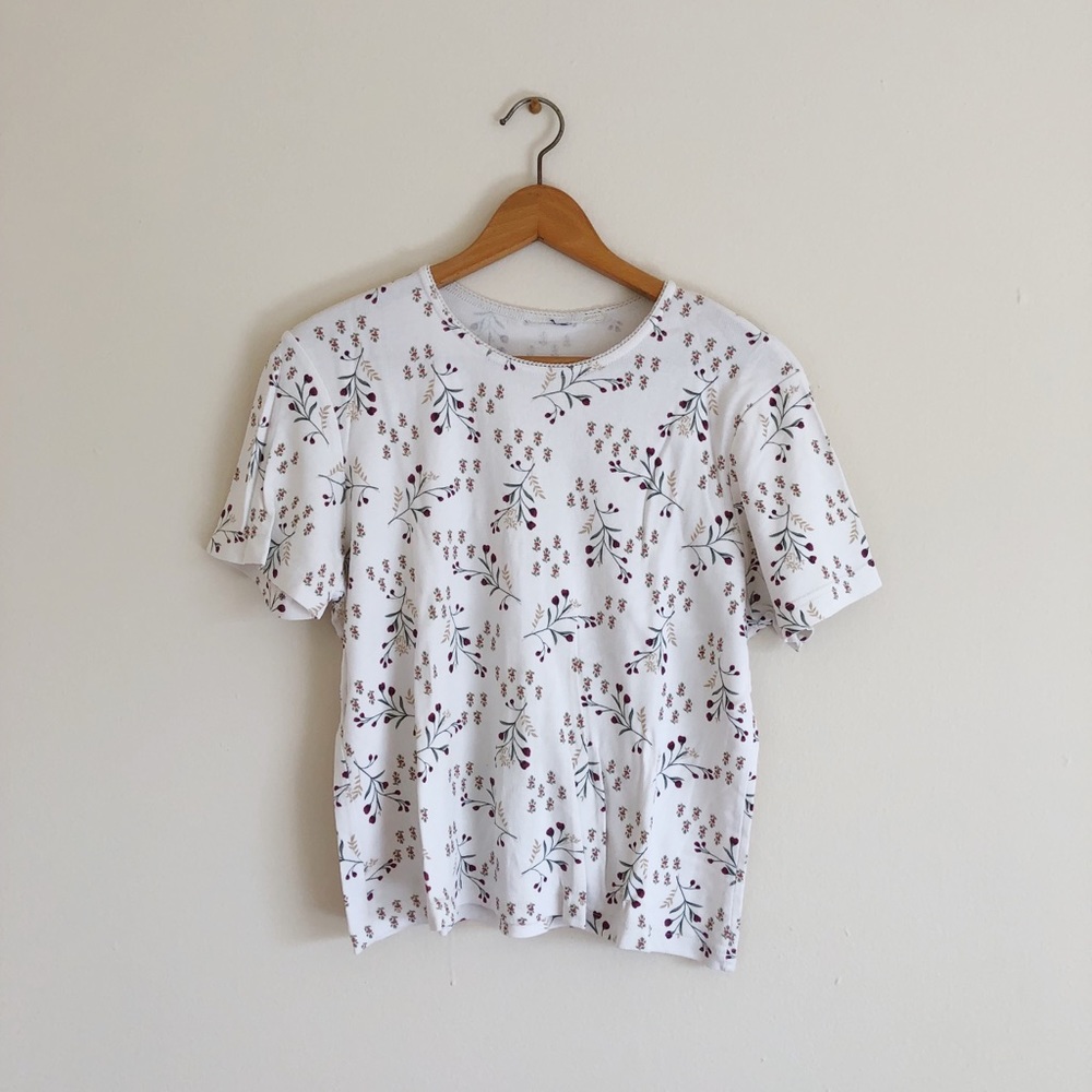 Adorable wildflower print tee